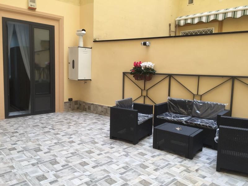 MB95 - Mezzocannone Luxurious Bed&Breakfast - Teras