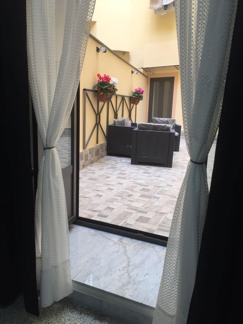 MB95 - Mezzocannone Luxurious Bed&Breakfast - Teras