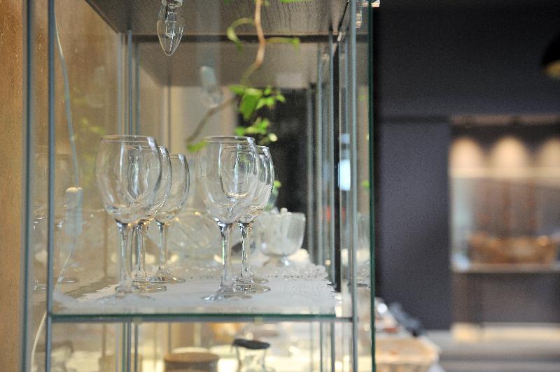 Polyastron Place - Bar