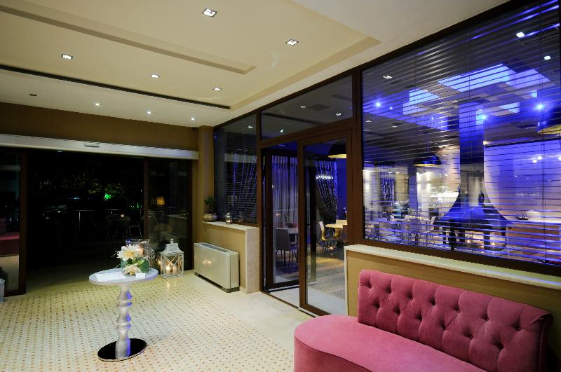 Polyastron Place - Lobi
