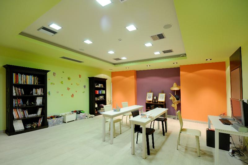 Polyastron Place - Aktivite