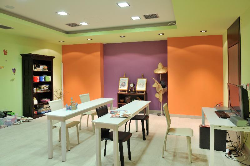 Polyastron Place - Aktivite