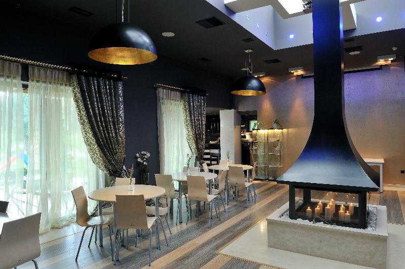 Polyastron Place - Restoran
