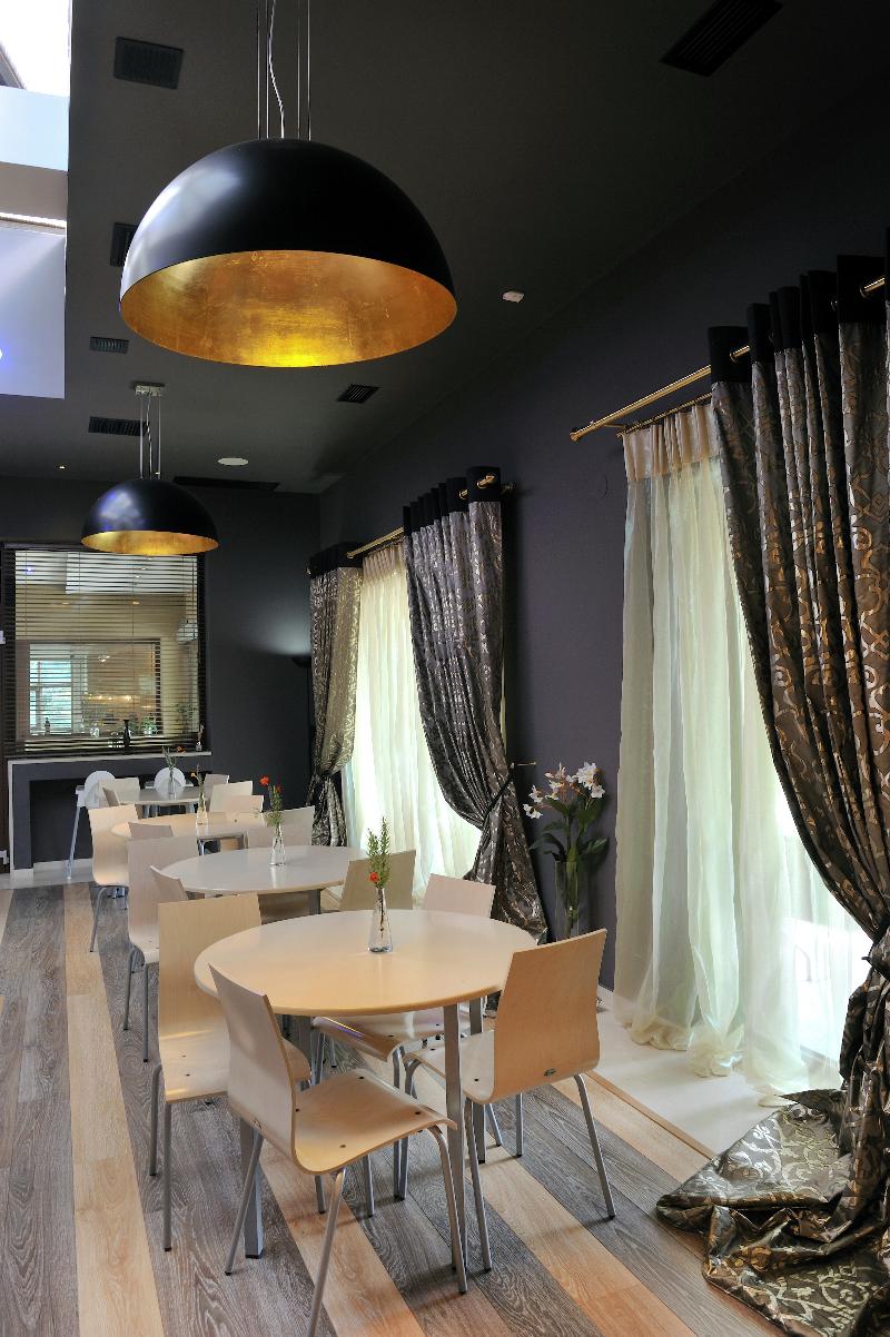Polyastron Place - Restoran