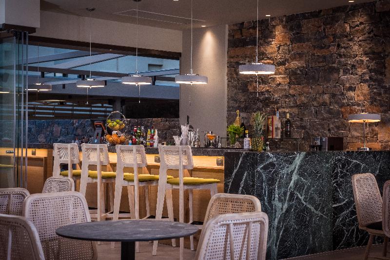 Petousis Hotel & Suites - Bar