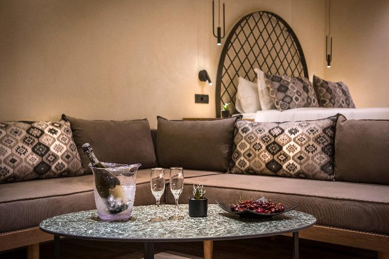 Petousis Hotel & Suites - Oda