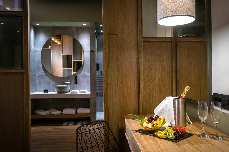 Petousis Hotel & Suites - Oda