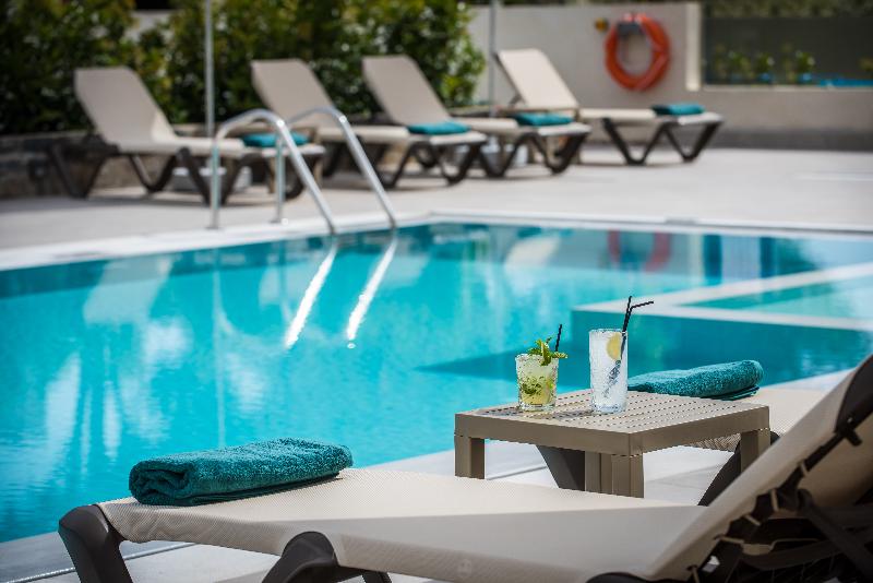 Petousis Hotel & Suites - Havuz
