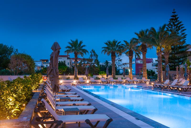 Petousis Hotel & Suites - Havuz