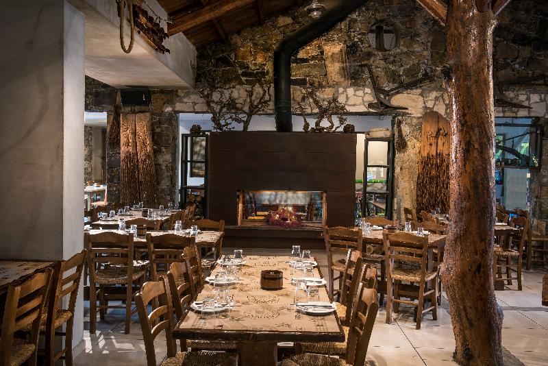 Petousis Hotel & Suites - Restoran
