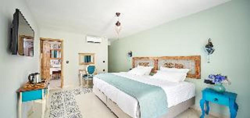 Fi Light Solto Boutique Beach Hotel - Oda