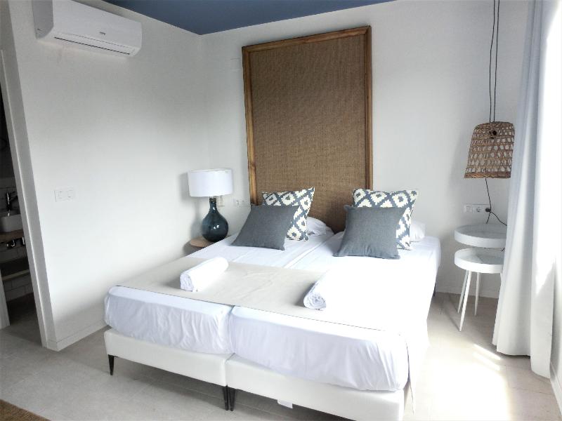You&Co.Saler Beach Boutique - Oda