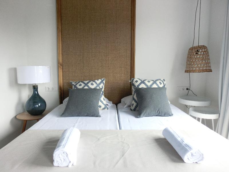 You&Co.Saler Beach Boutique - Oda