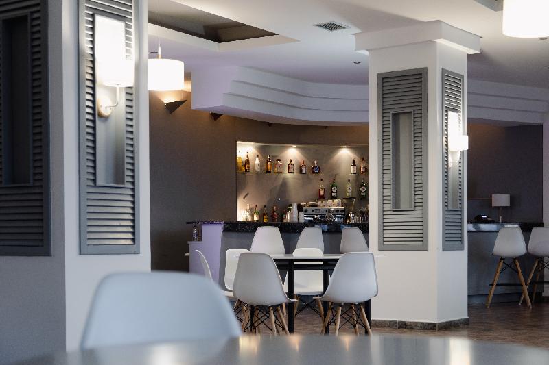 Calma Beach Hotel - Bar