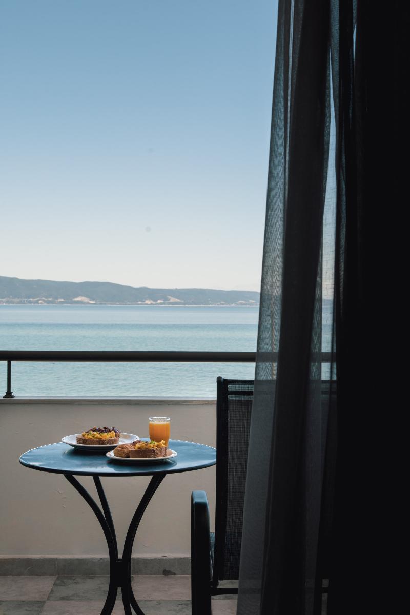 Calma Beach Hotel - Oda