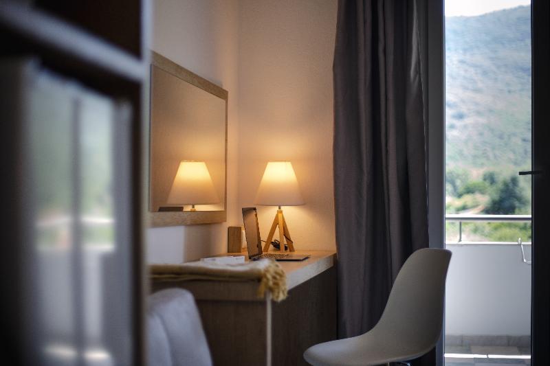 Calma Beach Hotel - Oda