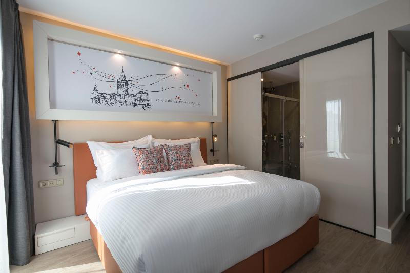 Sparkle Hotel - Oda