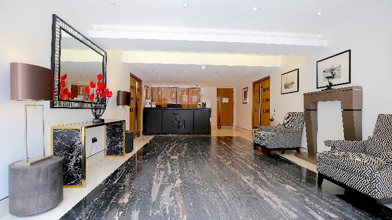 Roland House - Lobi