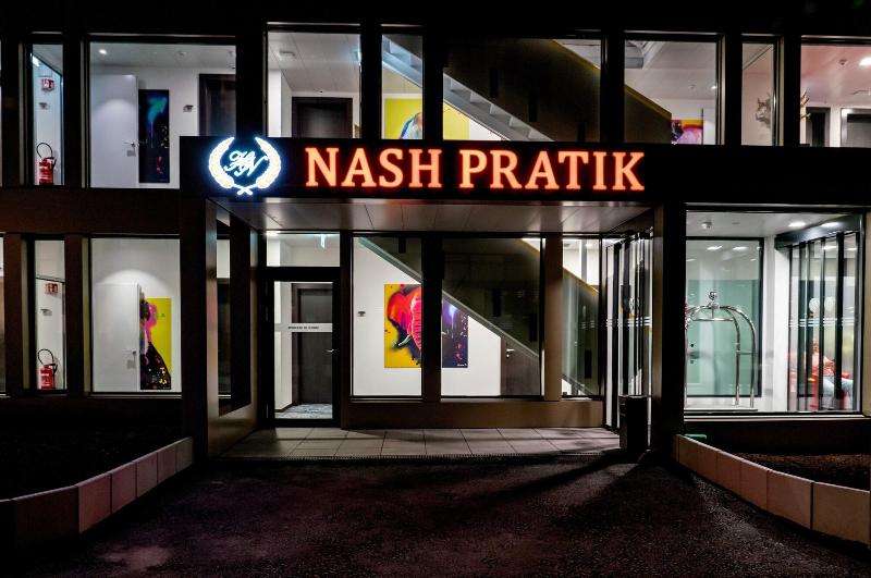 Nash Pratik Hotel - Lobi