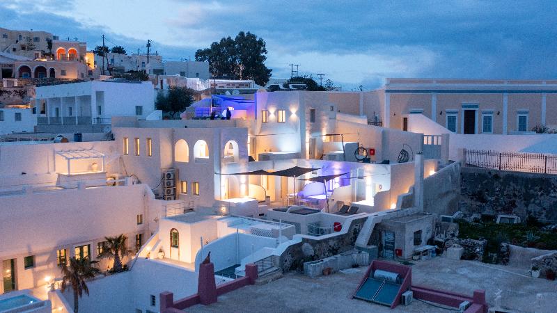 Caldera Cliff Illusion Suites - Genel