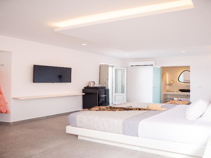 Caldera Cliff Illusion Suites - Oda