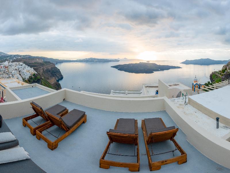 Caldera Cliff Illusion Suites - Oda