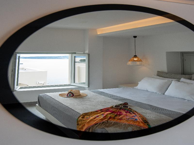 Caldera Cliff Illusion Suites - Oda
