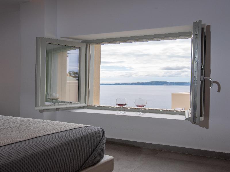 Caldera Cliff Illusion Suites - Oda