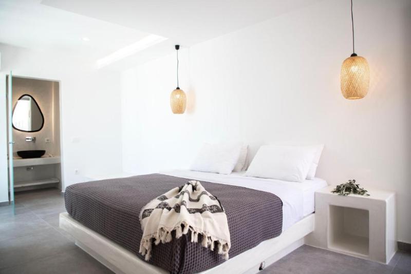 Caldera Cliff Illusion Suites - Oda