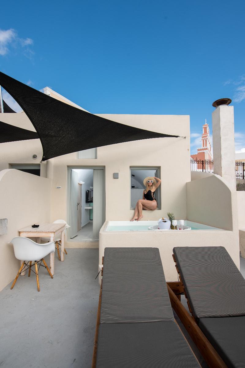 Caldera Cliff Illusion Suites - Oda