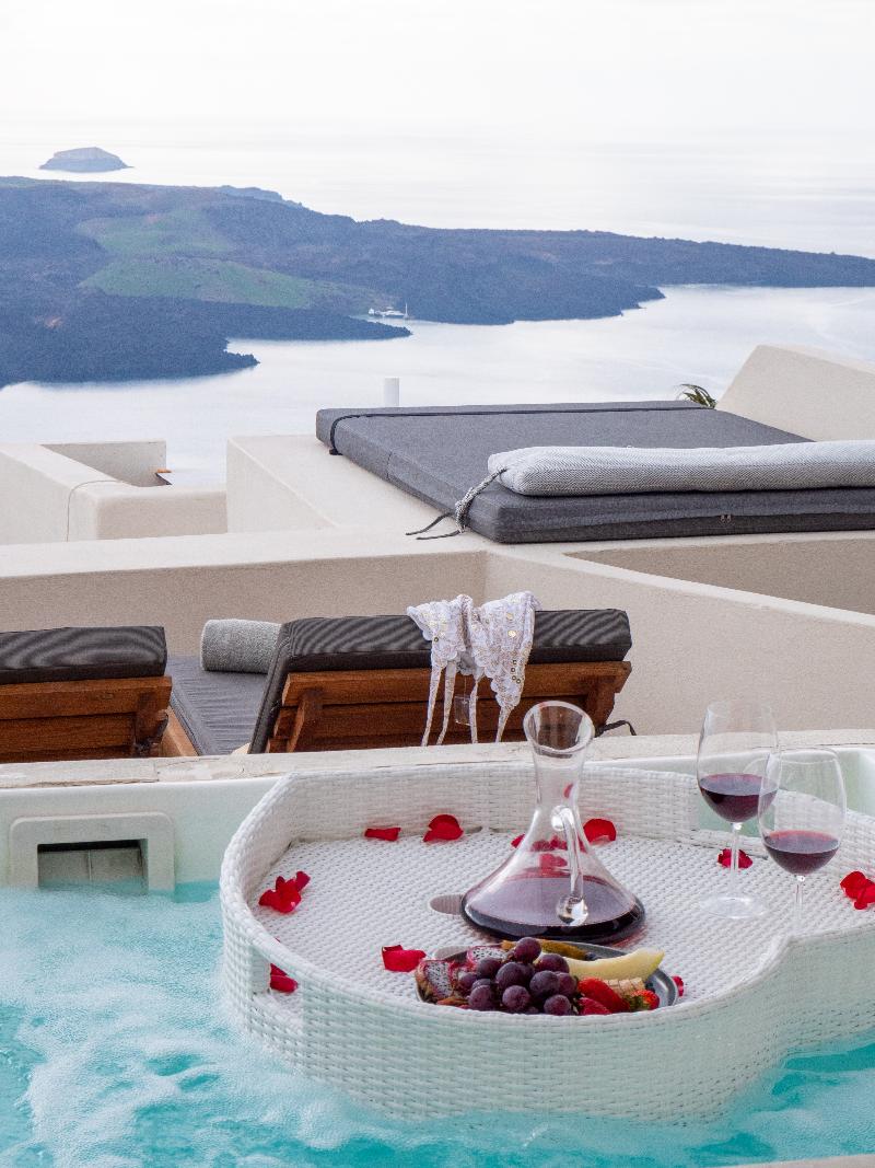 Caldera Cliff Illusion Suites - Oda