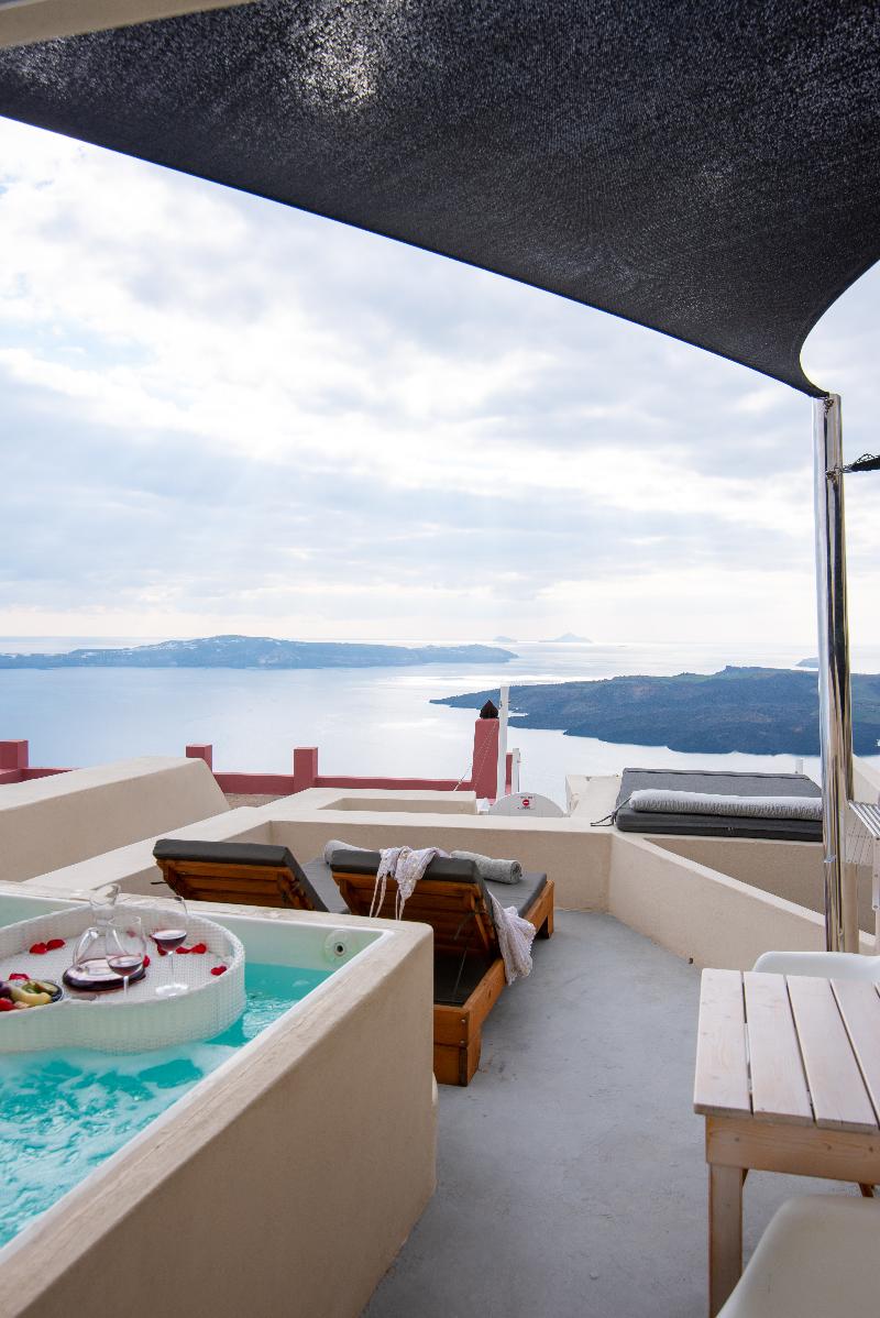 Caldera Cliff Illusion Suites - Oda