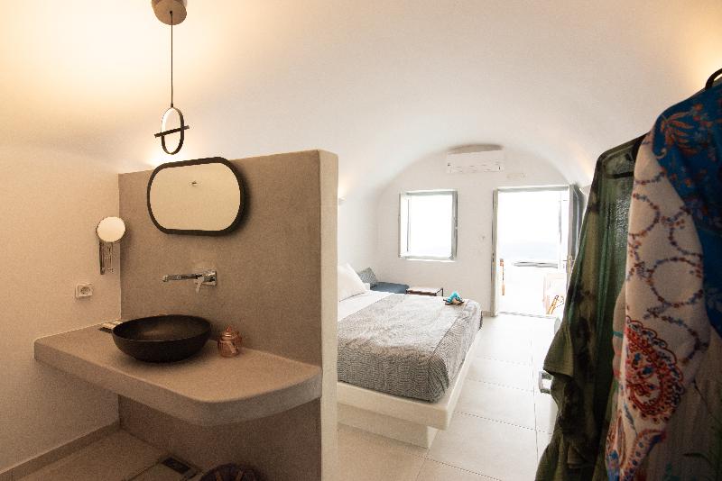 Caldera Cliff Illusion Suites - Oda