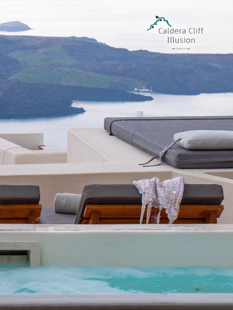 Caldera Cliff Illusion Suites - Oda