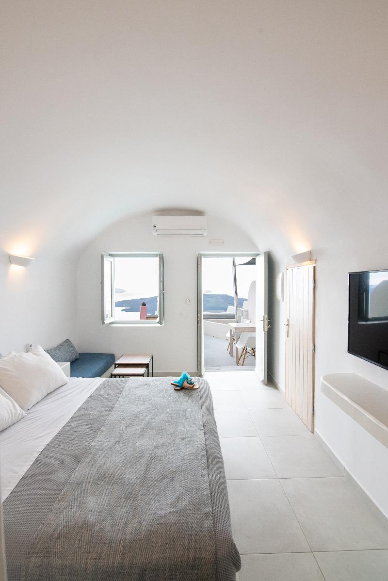 Caldera Cliff Illusion Suites - Oda
