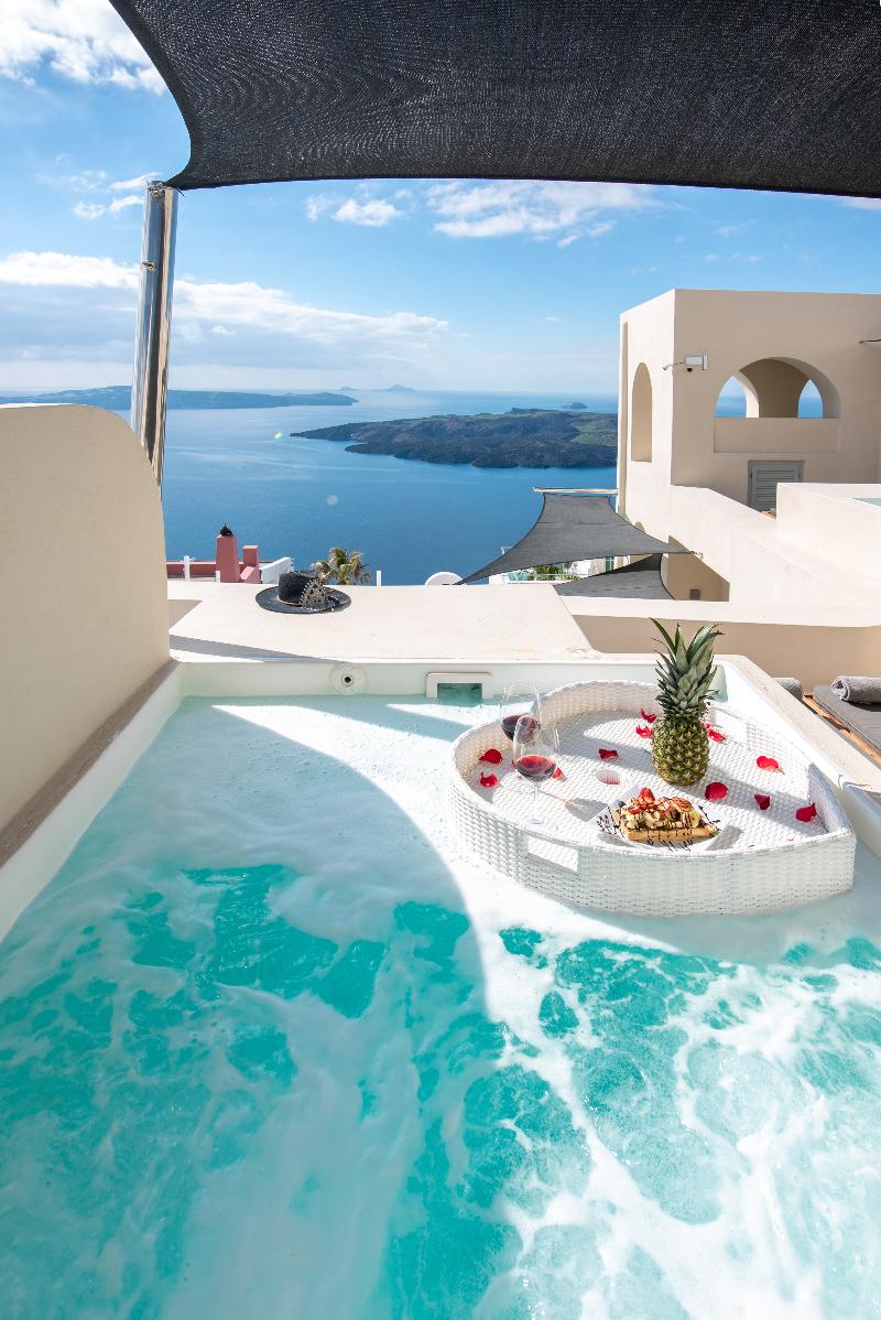 Caldera Cliff Illusion Suites - Oda