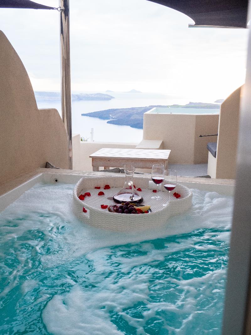 Caldera Cliff Illusion Suites - Oda