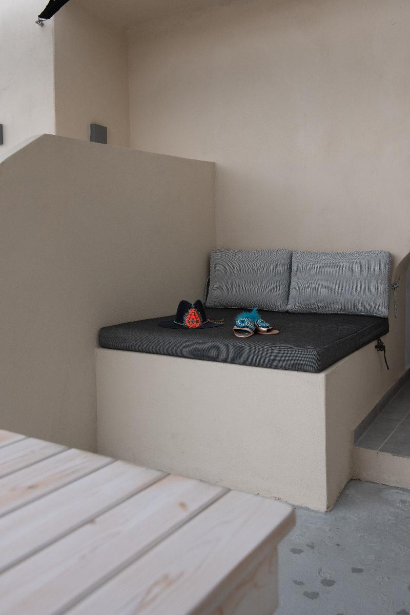 Caldera Cliff Illusion Suites - Oda