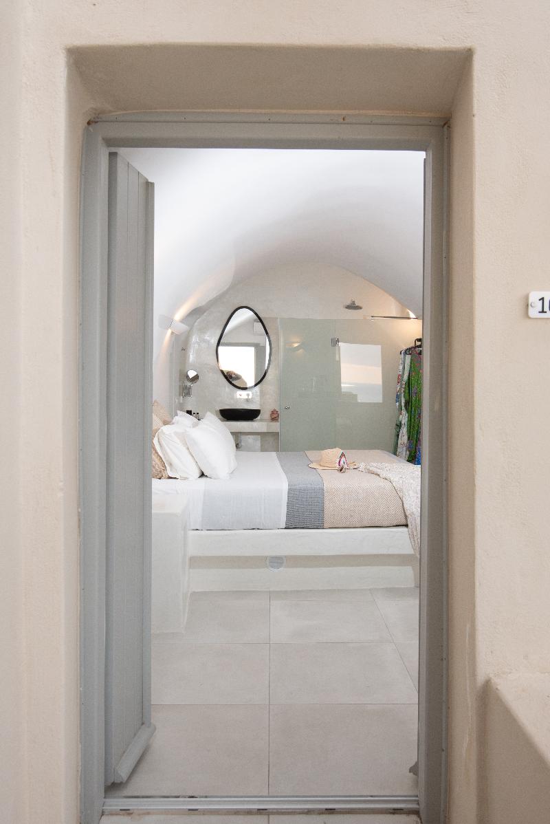 Caldera Cliff Illusion Suites - Oda