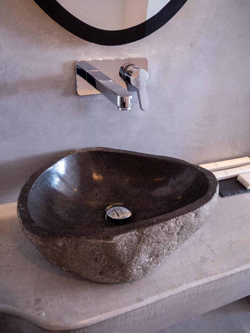 Caldera Cliff Illusion Suites - Oda