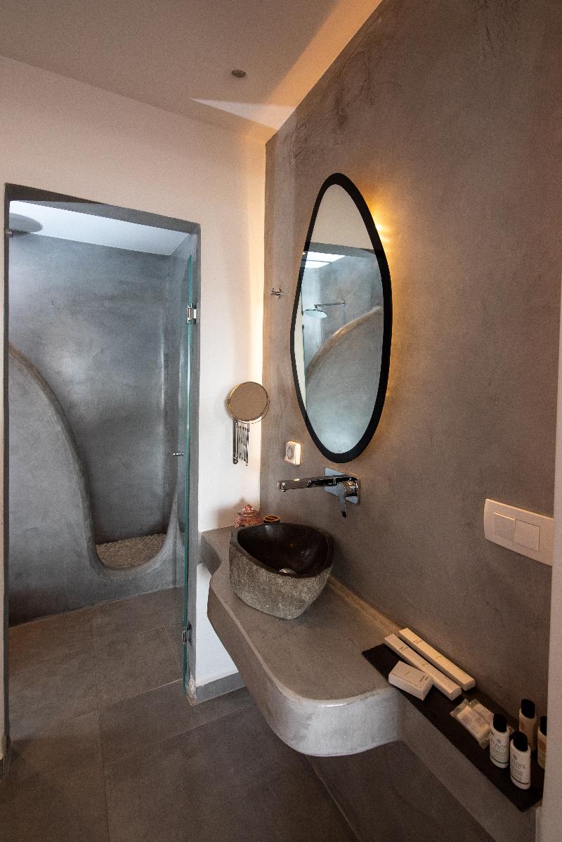 Caldera Cliff Illusion Suites - Oda