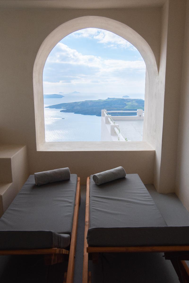 Caldera Cliff Illusion Suites - Oda