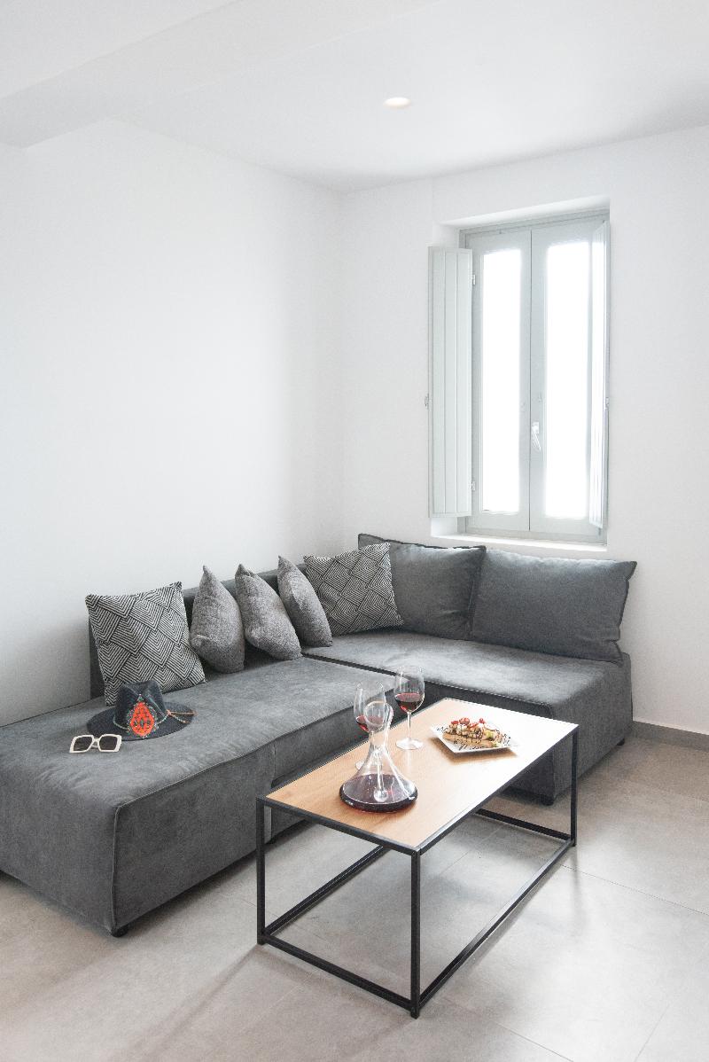 Caldera Cliff Illusion Suites - Oda