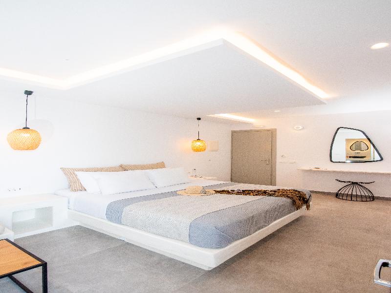 Caldera Cliff Illusion Suites - Oda