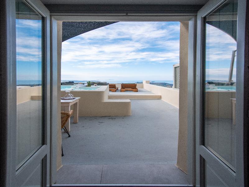 Caldera Cliff Illusion Suites - Oda