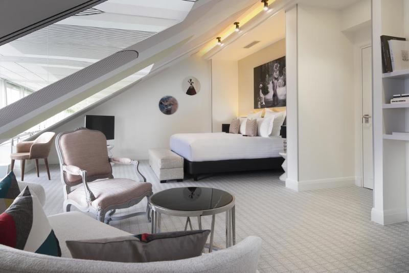 Dress Code - Oda