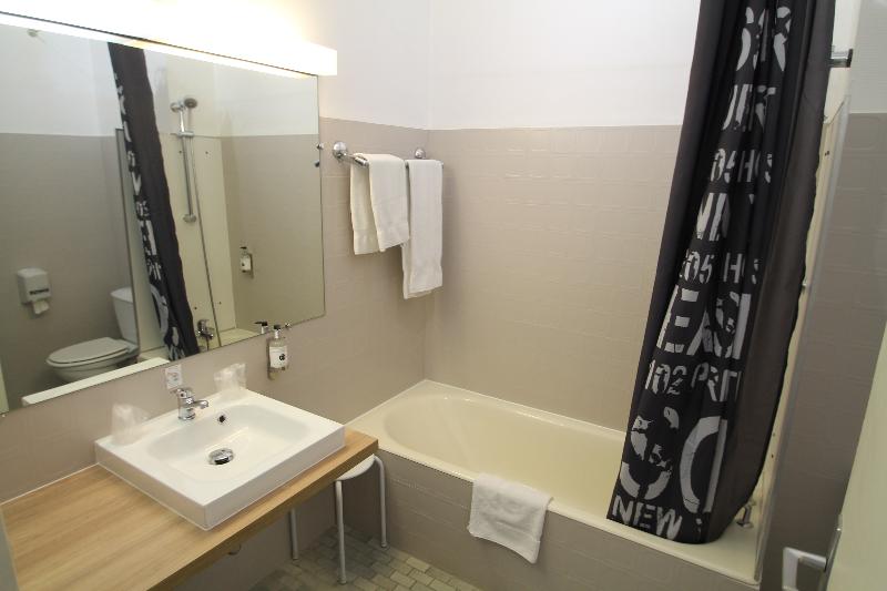 Adonis Lyon Est Hotel Artys - Oda