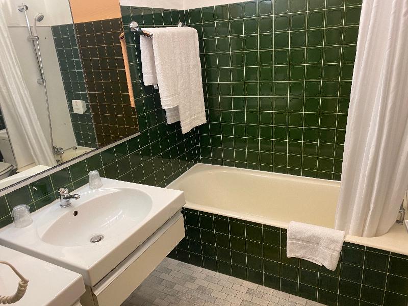 Adonis Lyon Est Hotel Artys - Oda