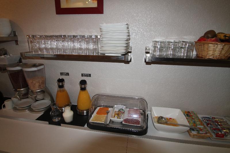 Adonis Lyon Est Hotel Artys - Restoran