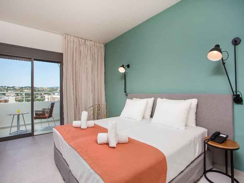 Mazoren Art Hotel - Oda